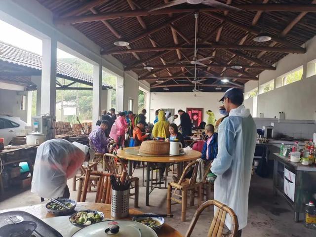 50个空瓶居然能兑换......