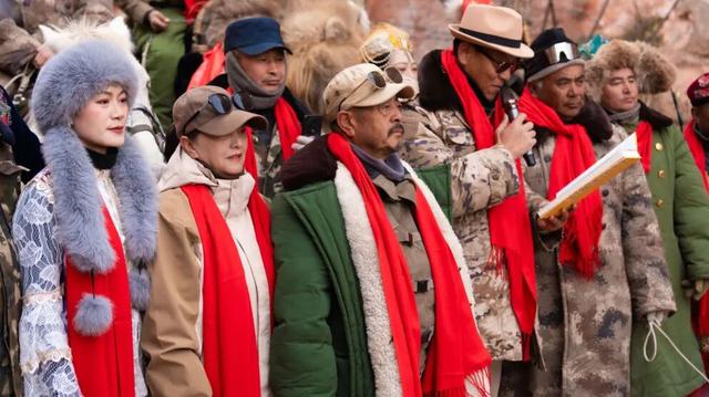 洛阳各界代表赴宁夏固原慰问“东天山来的骆驼队”