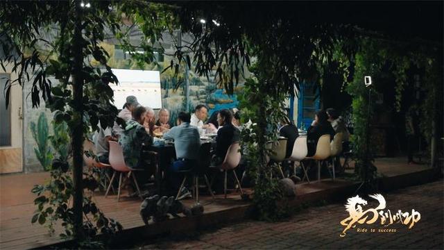 骑马，看海，为友谊干杯！这位韩国大叔在威海过上了向往的生活