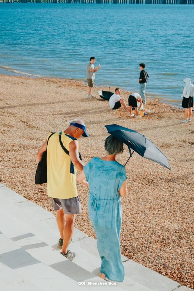 深圳首个都市沙滩开放！