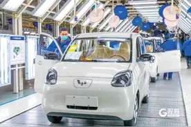 青岛新能源汽车年产量翻番增长 去年实现产量12.32万辆图片