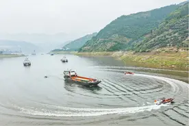 重庆三峡库区航道危岩地灾应急演练举行图片