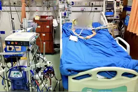 88岁老人重症肺炎住进ICU病房，要不要气管插管？家人陷入两难……图片