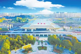 邵阳高铁站改扩建新站房正式启用 可开行高铁、普铁、货运列车图片