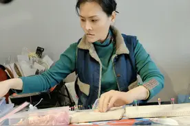 传承者说丨邢娟：卷曲捏折，衍生万物，化平面纸张为立体人生图片