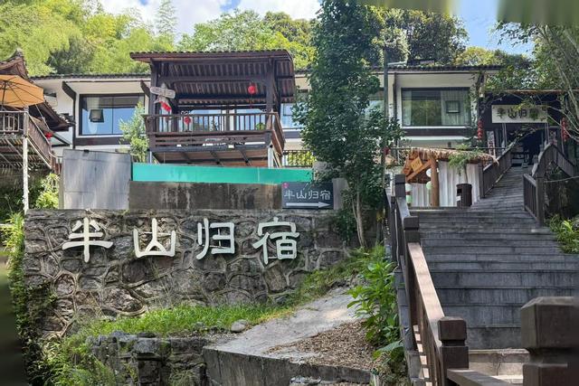 这里25℃还送溪水清凉！梵净山凭“凉”出圈
