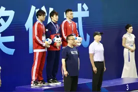 孙佳俊再破亚洲纪录 笑称吃了家乡特色菜有劲图片