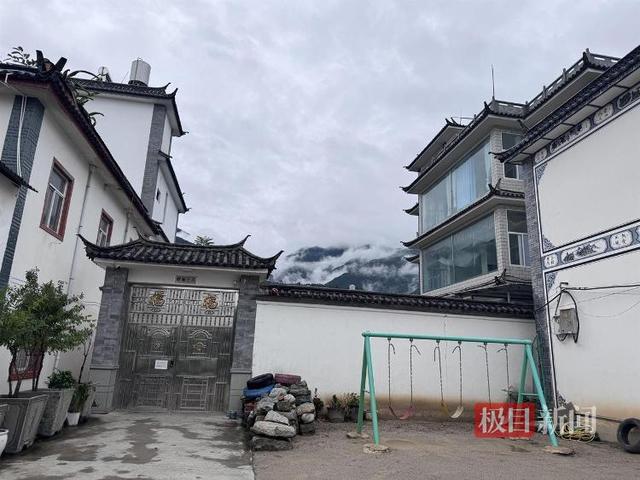 实探“8岁男童苍山失联”涉事夏令营机构：招牌被摘敲门无人应答，村民称已开业一年多