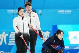 亚冬会｜中国冰壶混双组合晋级半决赛图片