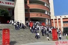 直击2025年福建高考送考现场氛围感拉满图片