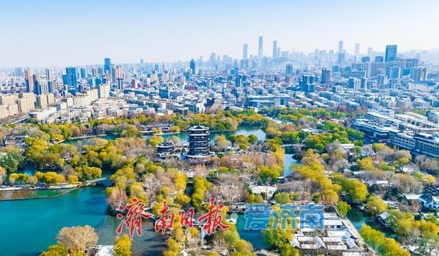 一年四季 泉在济南丨雪霁泉城！大明湖变身冬日画卷引客来