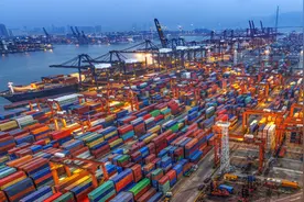 中企海外投资布局日趋多元化，如何应对出海新挑战和风险图片