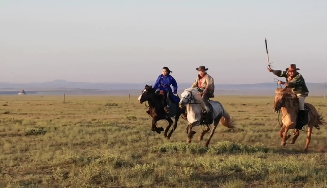 这一次，Mate 80系列用镜头致敬每一场奔赴