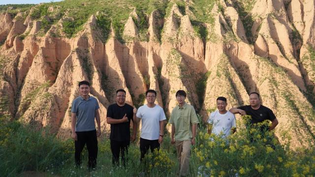 陕西靖边县夏日红龙谷：清凉秘境处 与险水“峡”路相逢