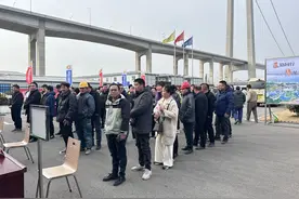 仙新路过江通道主桥基本建成，南北接线主线桥梁贯通图片