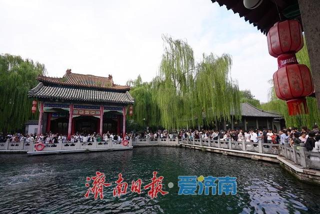 一年四季 泉在济南丨“水涌若轮”盛景醉游人