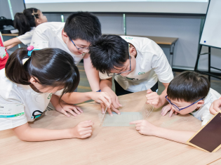 当城市霓虹遇见自然生灵，一场「光之奇旅」等你来加入！