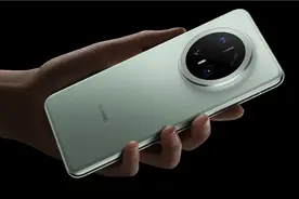 都是5499元：你是买苹果16 Pro还是华为Mate 70 Pro！图片