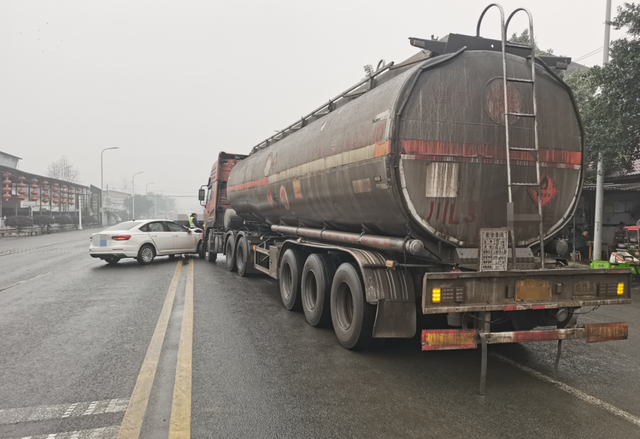 压实线！伊川曝光一批车辆……