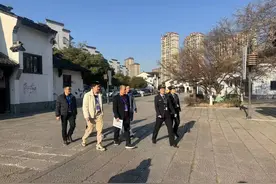 保障春节期间舌尖上的安全 湖州吴兴区开展大型餐饮“随机查”图片