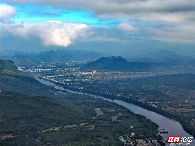 岁暖时刻丨桂林乌桕滩：晨露沾帐篷，午风摇竹影，暮色染峰林