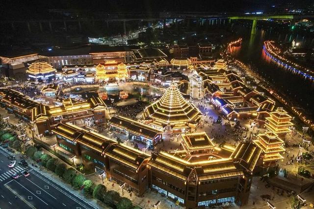 致张家界：“峰”云际会，荣辱与共