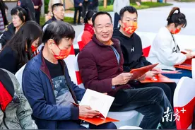 汕头常态化推进“交房即交证”工作：一手拿钥匙，一手拿房本图片