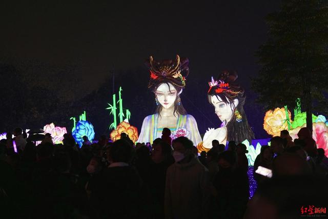 近10万平方米光影盛宴启幕！非遗千灯游园会点亮成都冬夜 游园指南→