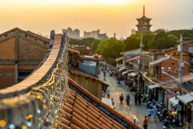 旅游变 “干饭”？年轻人的旅游，早不按套路来