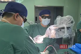 颈椎病险致瘫痪，协和专家巧用“空间前移”祛病痛图片