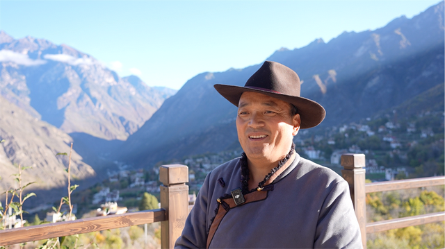 “云端藏寨”走向世界 基卡依村交出幸福答卷