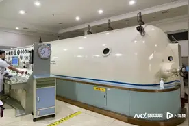 下水前忘了检查装备，年轻女子潜水时溺水昏迷半个多月图片