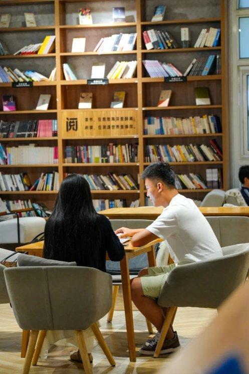 从晨光到星光，感受青岛西海岸新区金沙滩啤酒城的“一日惊喜”
