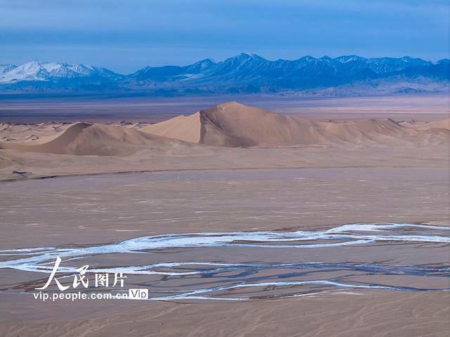 甘肃阿克塞：高原秋景入画来