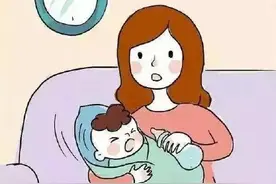 对人工喂养的宝宝，要按时喂奶图片