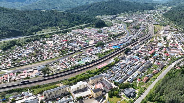 秋风送爽时 横道河子机车库旅游热度持续攀升
