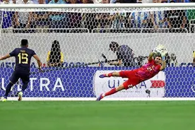 大马丁“拯救”梅西  阿根廷点球大战晋级美洲杯四强图片