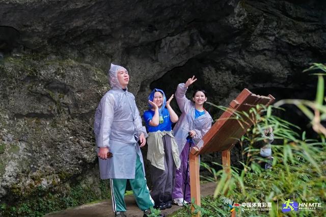 徒步大会与星空音乐会点亮湘西洛塔，八百行者“向野而行”