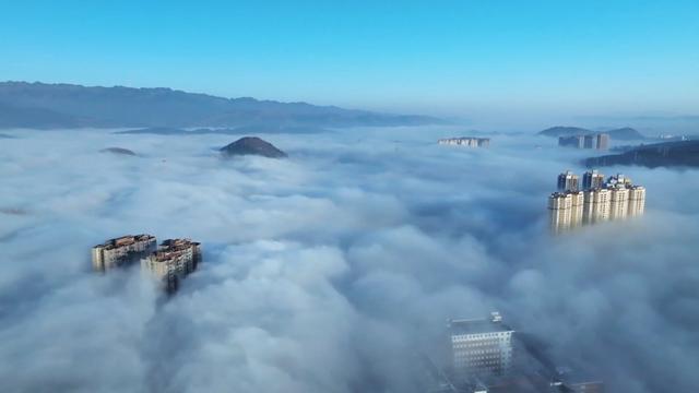 盘州多地出现壮丽云海景观