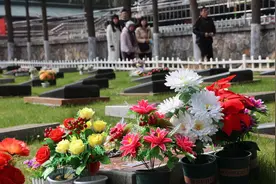 冥币纸扎“禁令”后的南通清明节：市区看不到当街烧纸，殡葬从业者称尚未因禁令受罚图片