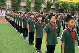 收到100元假钞，这位少年居然……图片