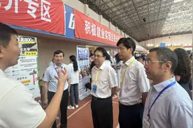 九江学院举办第二届国际教育展暨硕士直通车推介会图片