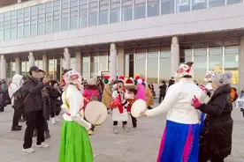 “熊猫专列”从重庆到延吉 开启冰雪之旅图片
