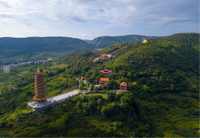 温泉润泽，云南这座小城坐拥半城湖光丨云新闻·滇地宝藏⑮