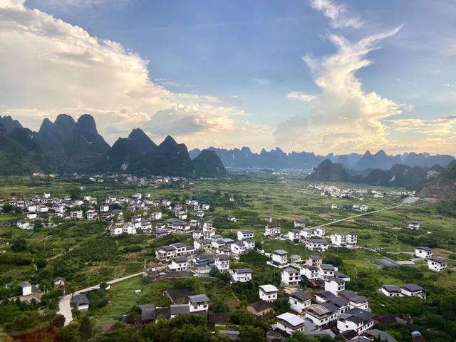 我的铁路风景 | 猜灯谜、做月饼、赏滇景，列车上藏满惊喜！