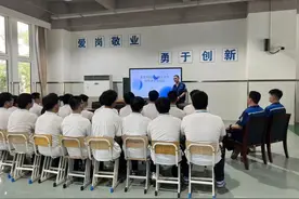 公交技师进校园，校企联合育人才图片