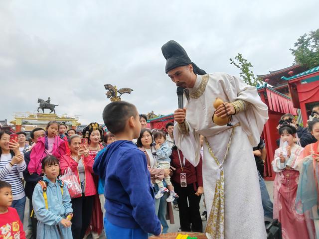跟着唐诗看演出 感受千年古都浓浓的盛世风华