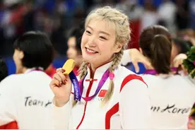 李梦蝉联亚洲年度最佳女篮运动员球迷评选桂冠图片
