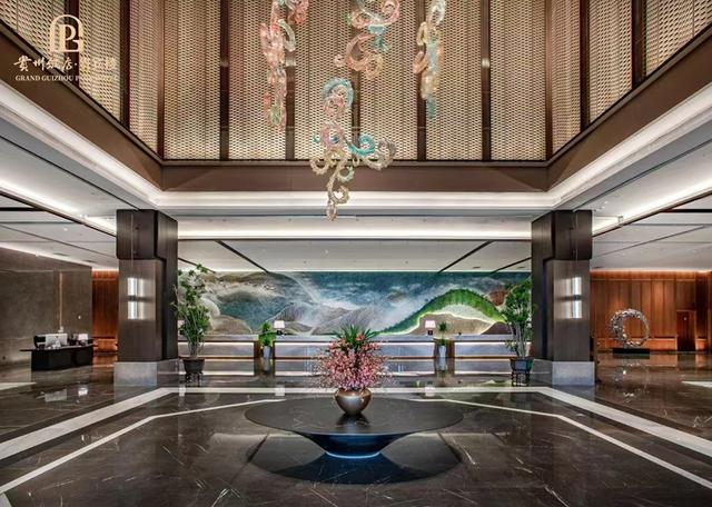 “美丽名片”邂逅“服务名片”！贵州饭店以细致服务“圈粉”国际友谊小姐