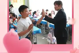 铿锵玫瑰点亮法治征途图片